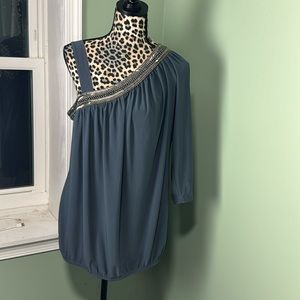 NWT Gray top large fashion bug